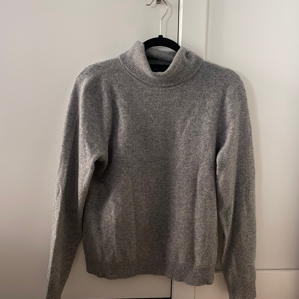 Lord & Taylor Cashmere sweater